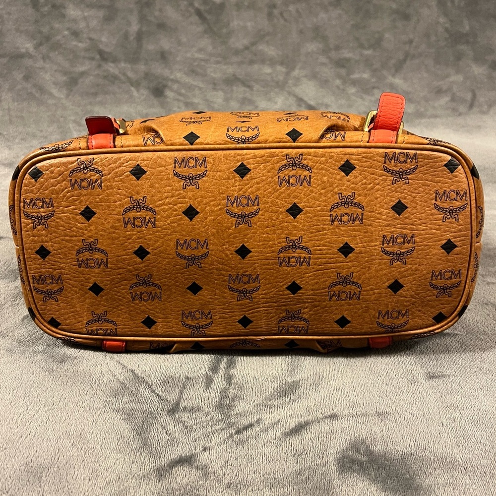 ♦️ MCM Visetos Cognac Leather Monogram Shoulder Bag - Picture 7 of 10